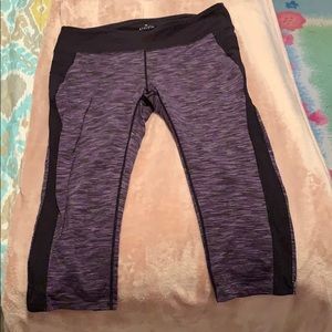 Women’s Athleta workout capri - XL